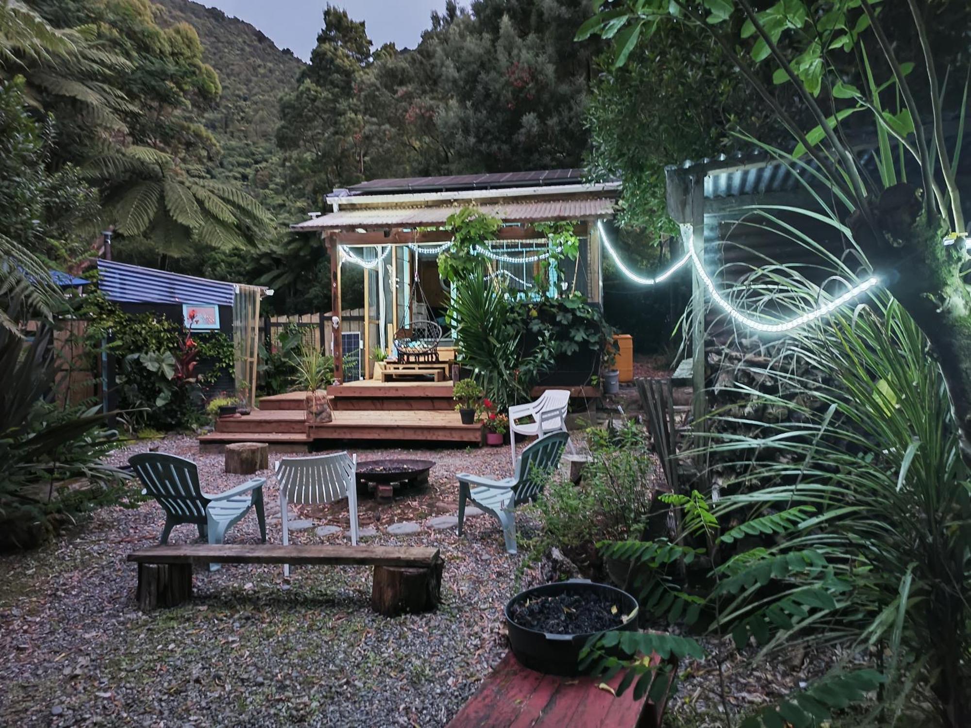 Gumboot Paradise Eco Stay Barrytown Exterior photo